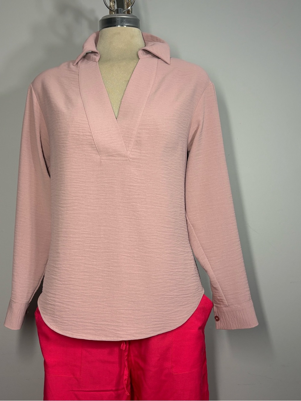 Relaxed Light Pink Collared V-Neck Tunic Top Size XS